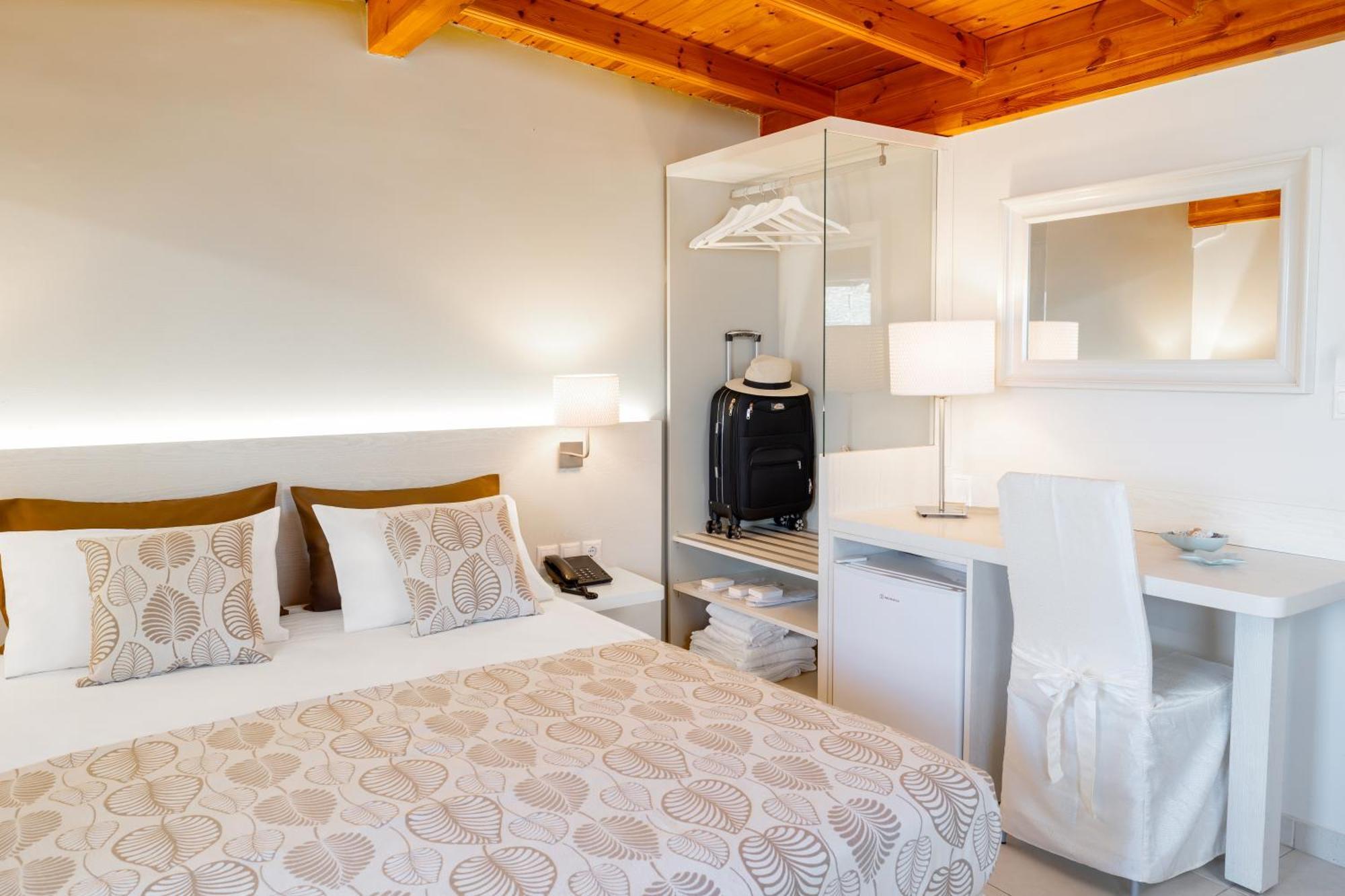 Athos Guest House Pansion Ouranoupoli Ngoại thất bức ảnh